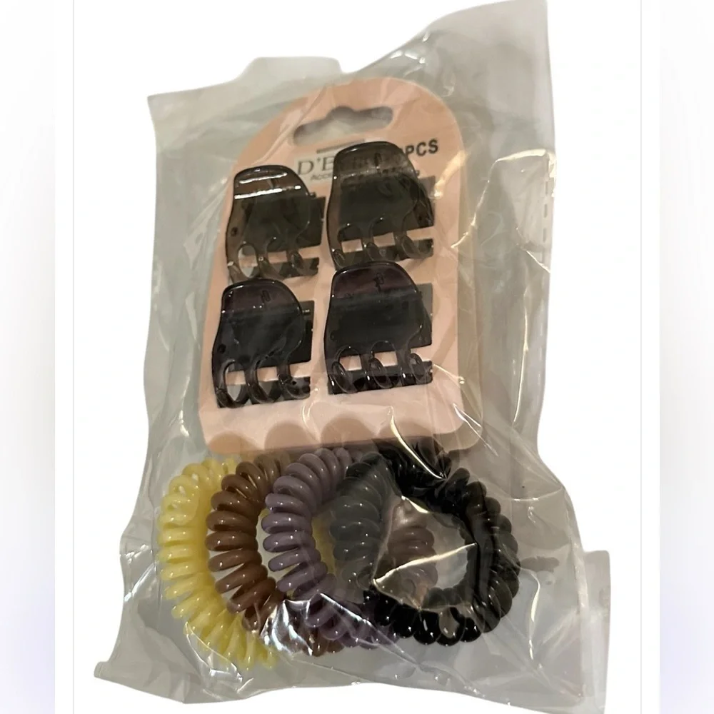NWT D’Bello 8 Pack Hair Accessories/ 4 Small Claw Clips and 4 Spiral Elastics